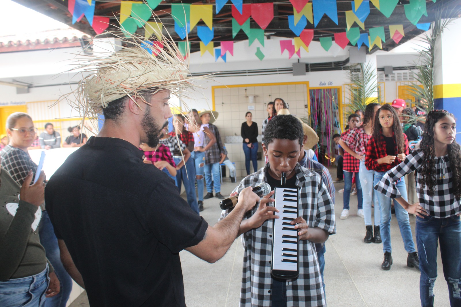 SARAU LITERÁRIO DA ESCOLA ARTHUR VIEIRA