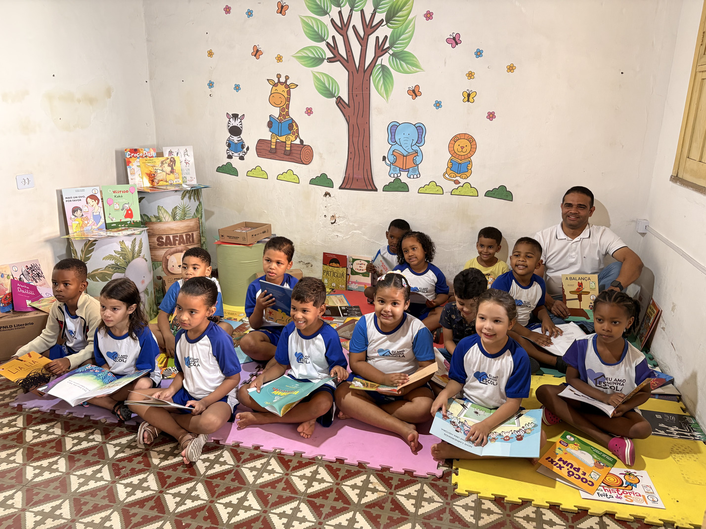 AÇÃO LÚDICA DE INCENTIVO À LEITURA E FORTALECIMENTO DO ACERVO DA BIBLIOTECA PÚBLICA MUNICIPAL 