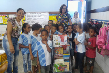 ENTREGA DO CARRINHO DE LEITURA (ESCOLA ÉRICO SOFIA BRANDÃO)