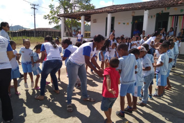 PIQUENIQUE NA FAZENDA POÇO DA VOLTA. UM DIA COM MÚSICAS E BRINCADEIRAS EM HOMENAGEM AOS ESTUDANTES DA ESCOLA VITOR BEZERRA LOLA