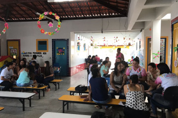 ENCONTRO FORMATIVO SOBRE A BASE NACIONAL COMUM CURRICULAR NA CRECHE-ESCOLA MARIA VITÓRIA CORREIA