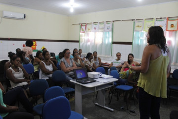 REUNIÃO DE PAIS E MESTRES COM TURMAS DO 4ª ANO DA ESCOLA MUNICIPAL ÉRICO SOFIA BRANDÃO