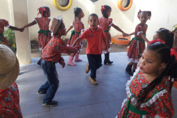 ENCERRAMENTO JUNINO NA ESCOLA VITOR BEZERRA LOLA