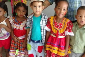 ENCERRAMENTO JUNINO NA CRECHE-ESCOLA MARIA VITÓRIA CORREIA