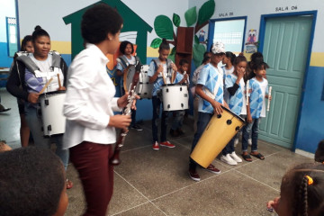 MOMENTO COM A FANFARA - ESCOLA MUNICIPAL LEÔNCIO HORÁCIO DE ALMEIDA