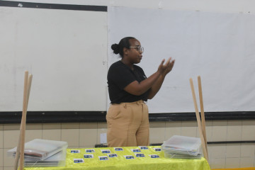PREMIAÇÃO DOS ALUNOS DESTAQUES NA COLETA DE GARRAFAS PET