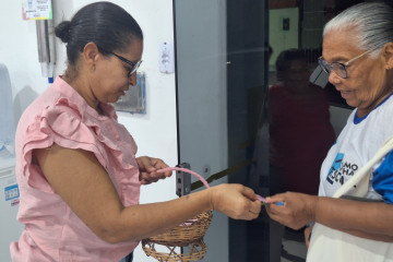 CONSCIENTIZAÇÃO AO OUTUBRO ROSA COM A TURMA DO CEJA
