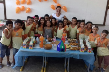 COMEMORAÇÃO DO DIA DAS CRIANÇAS NA ESCOLA ÉRICO SOFIA BRANDÃO (TURMA DO 1º ANO)