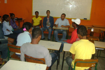 REUNIÃO COM ALUNOS DA 8ª SÉRIE DOS TURNOS MATUTINO E VESPERTINO NO CENTRO EDUCACIONAL PROF. ÁUREO DE OLIVEIRA FILHO