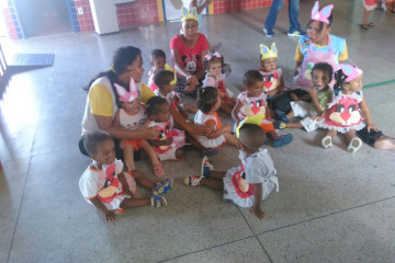  COMEMORAÇÃO DA PÁSCOA NA CRECHE-ESCOLA MARIA VITÓRIA CORREIA