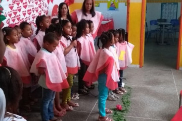 COMEMORAÇÃO DO DIA DAS MÃES NA ESCOLA MUNICIPAL LEÔNCIO HORÁCIO DE ALMEIDA