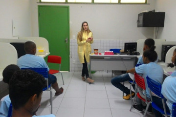 ESCOLA MARIA RITA PROMOVE PALESTRA COM A ENFERMEIRA ALINE MACEDO E A DENTISTA LUANDA GOMES SOBRE HIGIENE CORPORAL E BUCAL