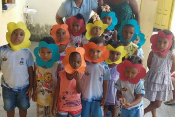 DESFILE EM COMEMORAÇÃO A CHEGADA DA PRIMAVERA NAS ESCOLAS DO NÚCLEO A