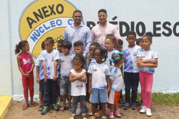 VISITA DE COMEMORAÇÃO PELA REFORMA DA ESCOLA AMÂNCIO E ENTREGA DE EQUIPAMENTOS