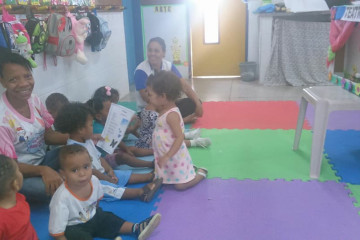 COMEMORAÇÃO AO DIA DO LIVRO INFANTIL NA CRECHE-ESCOLA MARIA VITÓRIA CORREIA