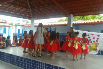 COMEMORAÇÃO DO DIA DAS MÃES ESCOLA ÉRICO SOFIA BRANDÃO TURNO MATUTINO 