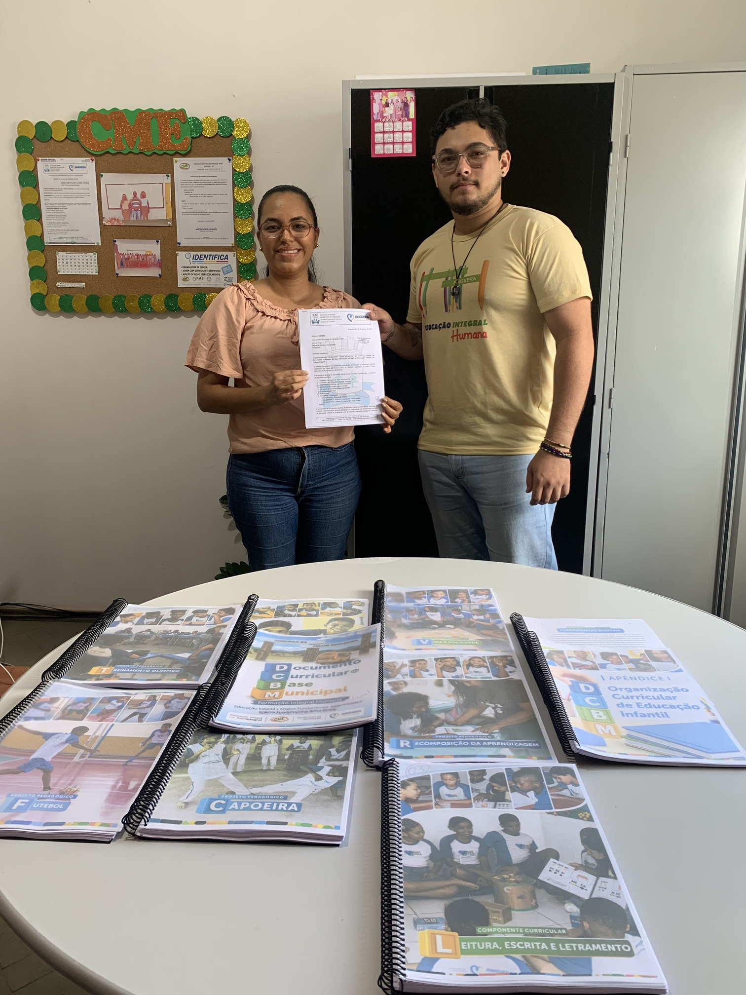 CME RECEBE MINUTA DO DOCUMENTO CURRICULAR DA BASE MUNICIPAL PARA APRECIAÇÃO