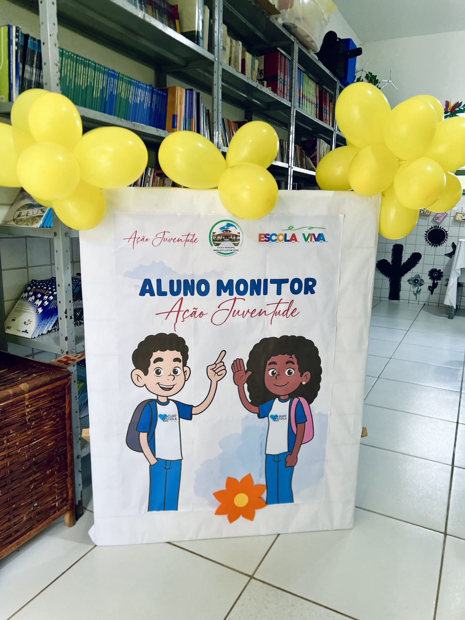 ESCOLAS ARTHUR VIEIRA, LEÔNCIO HORÁCIO E MARIA RITA DÃO POSSE AOS "ALUNOS MONITORES"